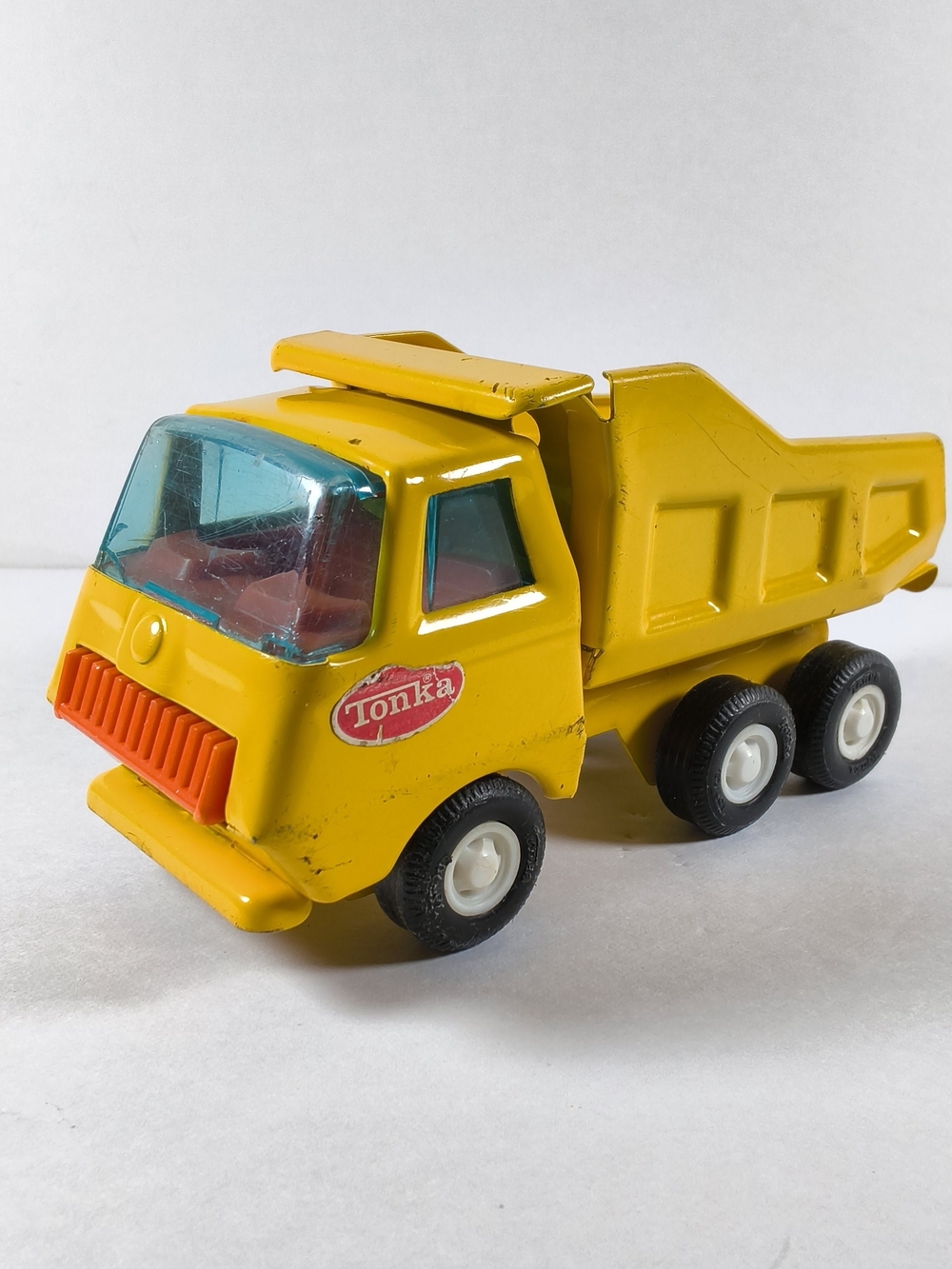 Vintage 1970s Tonka Yellow Dump Truck Tandem Axle Pressed Steel 1:50 Scale